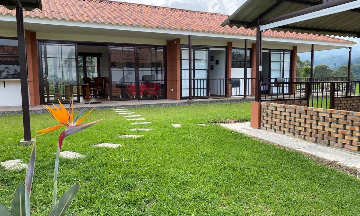 Salento House | Quaint 7-bedroom country house in charming Salento