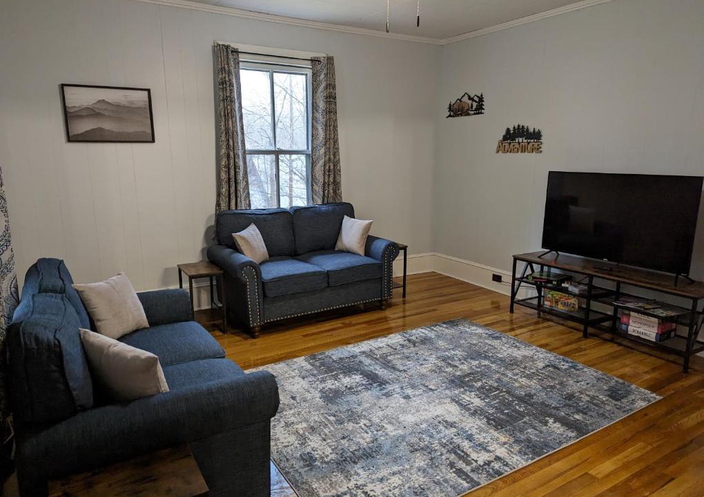 Black Mountain House | Quaint Downtown Black Mountain House