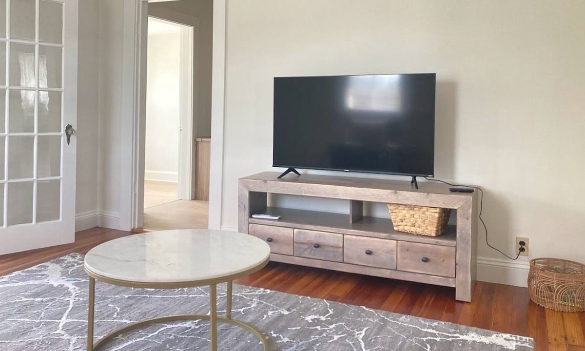 Wakefield Apartment | Quaint/Spacious 2 Bedroom Condo with free parking