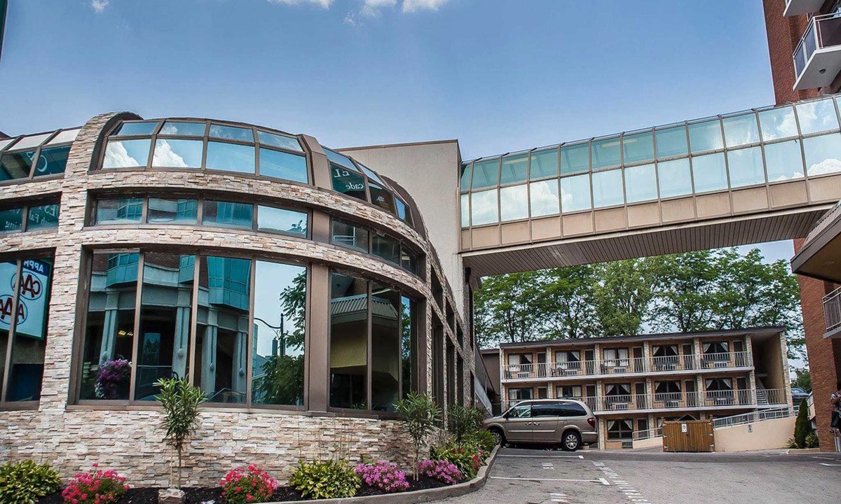 Fallsview Hotel | Quality Hotel Fallsview Cascade