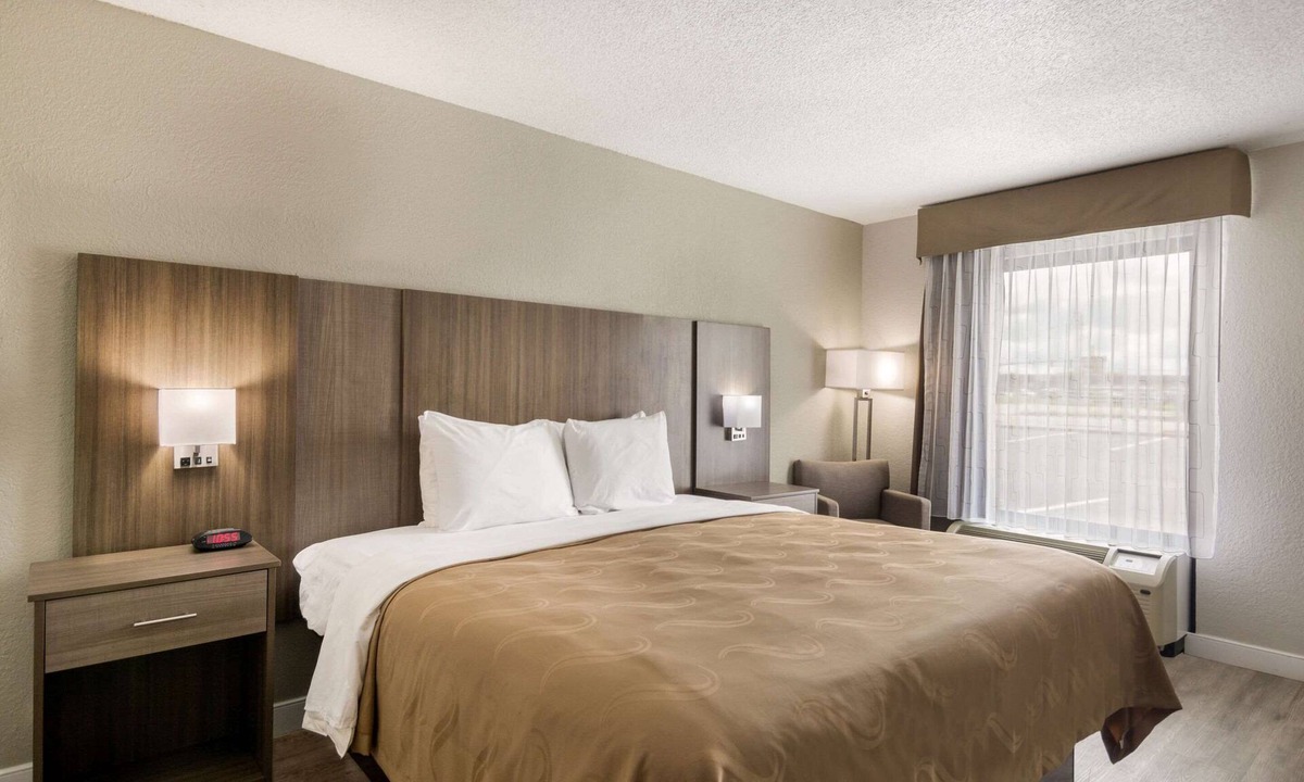 Emporia Hotel | Quality Inn Emporia