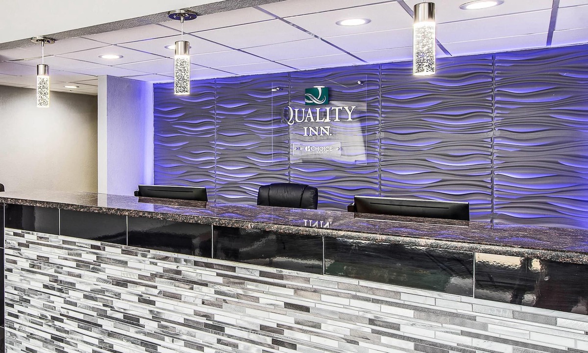 Forest City Hotel | Quality Inn Forest City