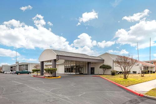 Gainesville Hotel | Quality Inn Gainesville