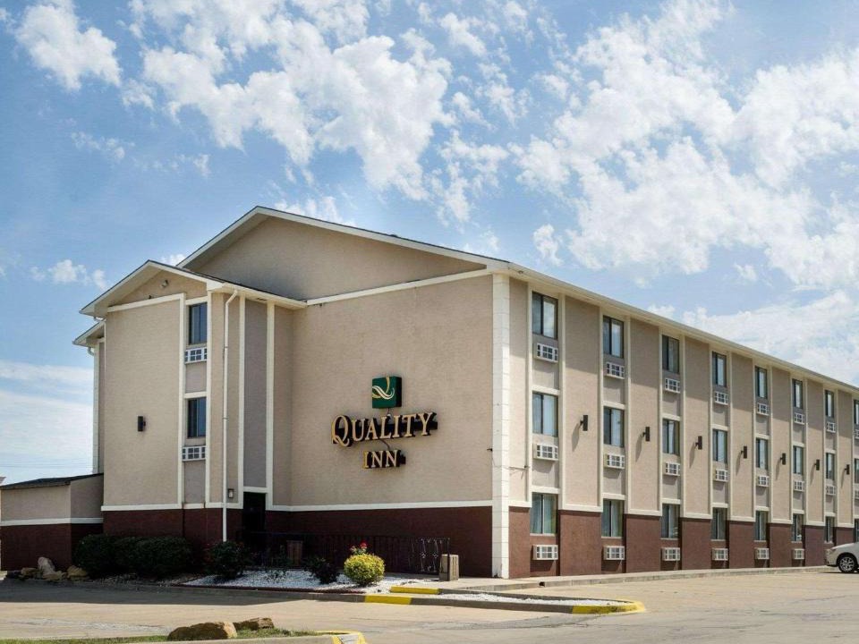 Topeka Hotel | Quality Inn I-70 at Wanamaker