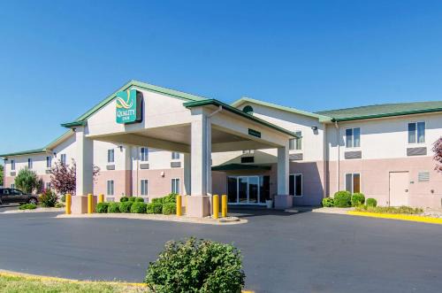 Junction City Hotel | Quality Inn Junction City near Fort Riley