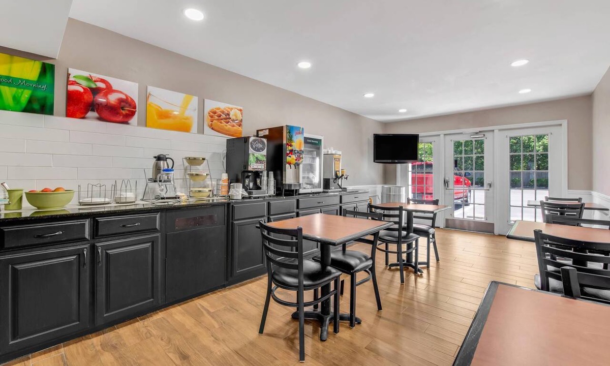 Laurinburg Hotel | Quality Inn Laurinburg