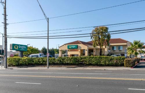 Harbor Hotel | Quality Inn Long Beach - Signal Hill