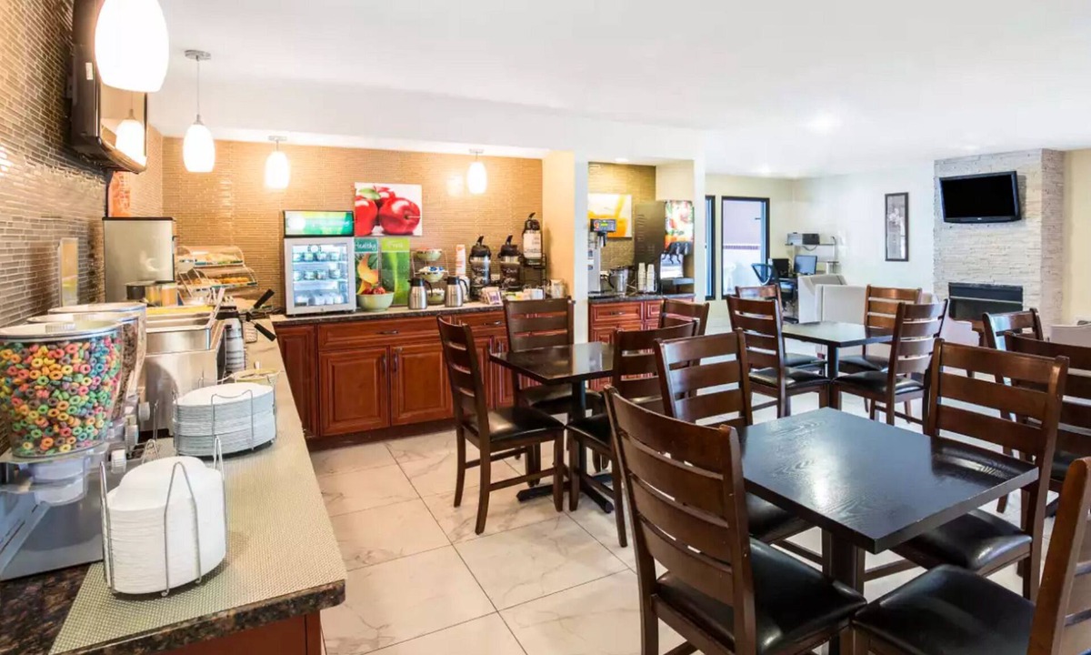 Monee Hotel | Quality Inn Monee I-57