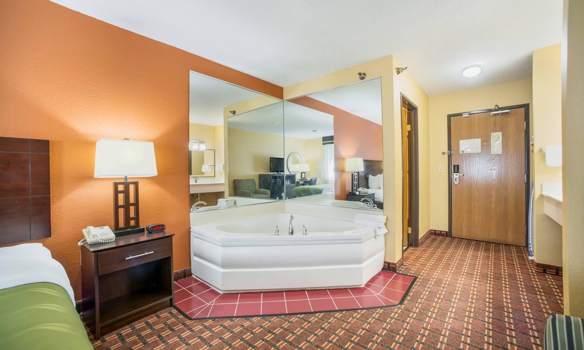 O'Fallon Hotel | Quality Inn O'Fallon - St. Louis - Shiloh