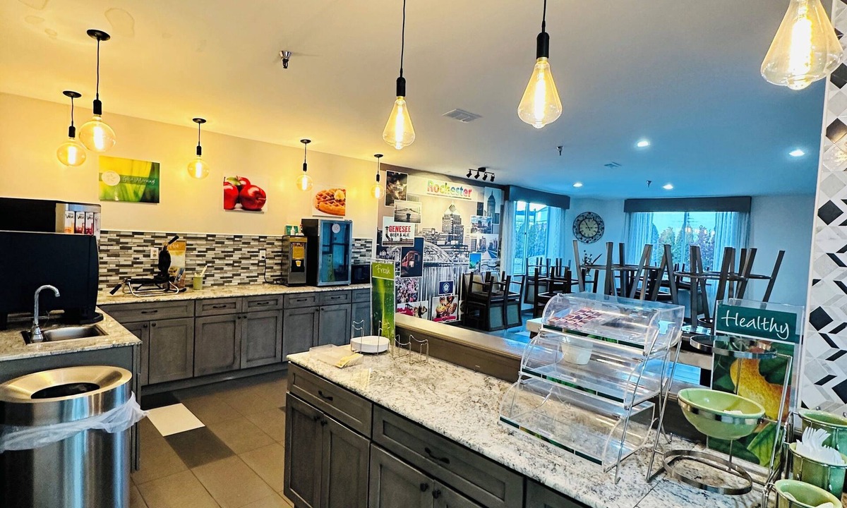 Gates-North Gates Hotel | Quality Inn Rochester West