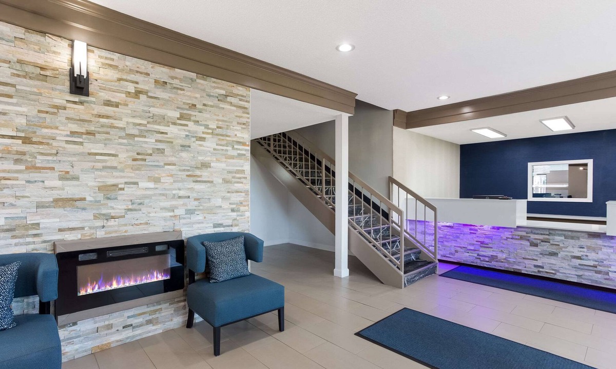 Roseland Hotel | Quality Inn South Bend Near Notre Dame