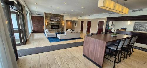 Sydney Hotel | Quality Inn & Suites