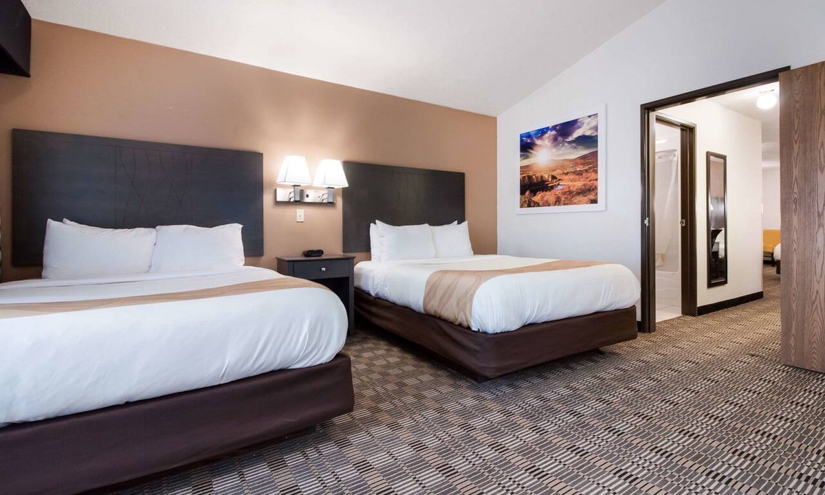 McCook Hotel | Quality Inn & Suites McCook