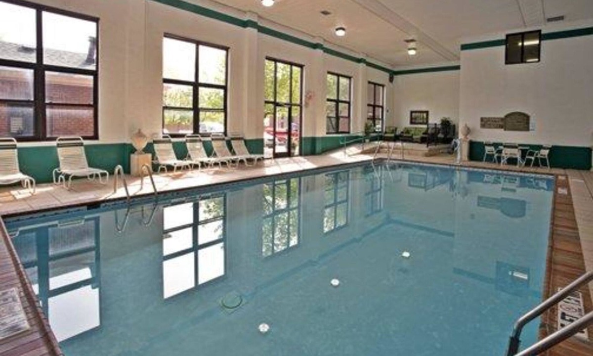 Somerset Hotel | Quality Inn & Suites Somerset Downtown