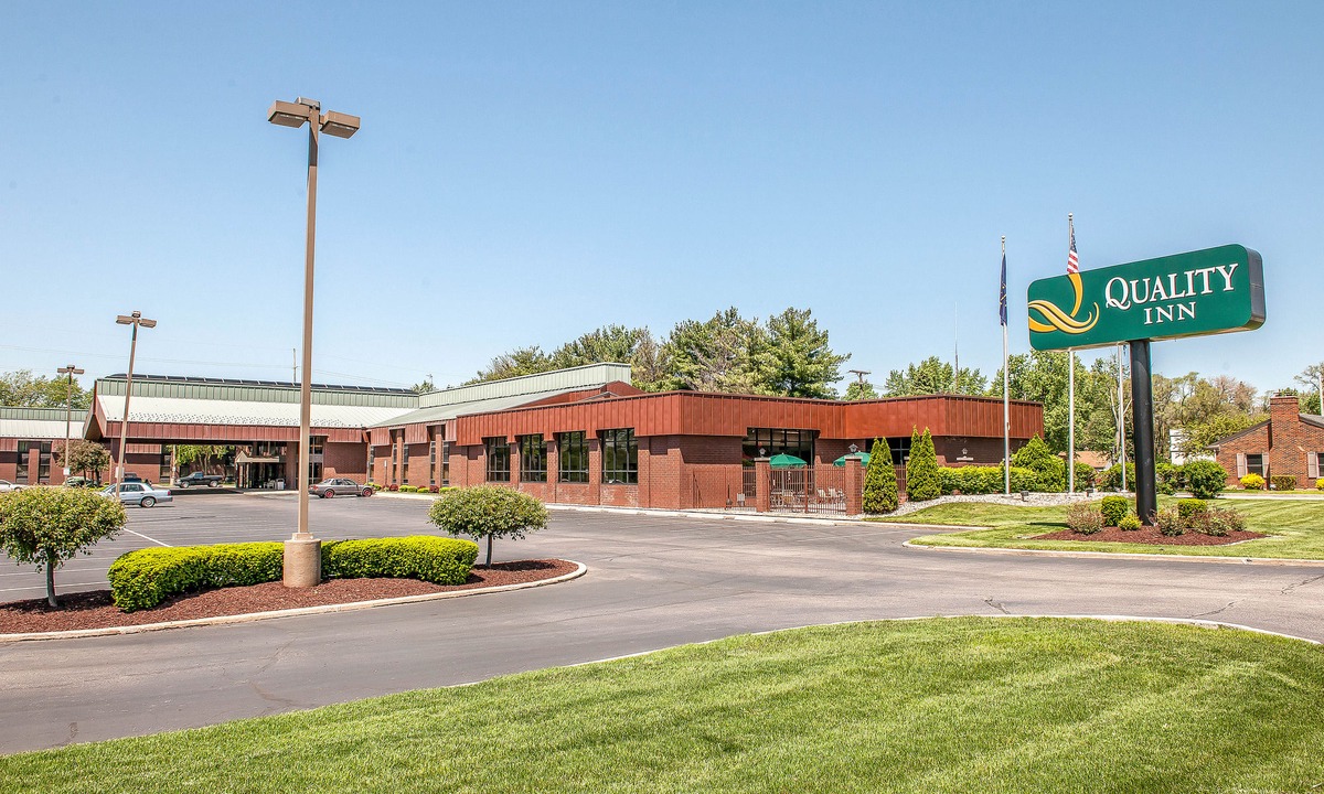 Roseland Hotel | Quality Inn University Area