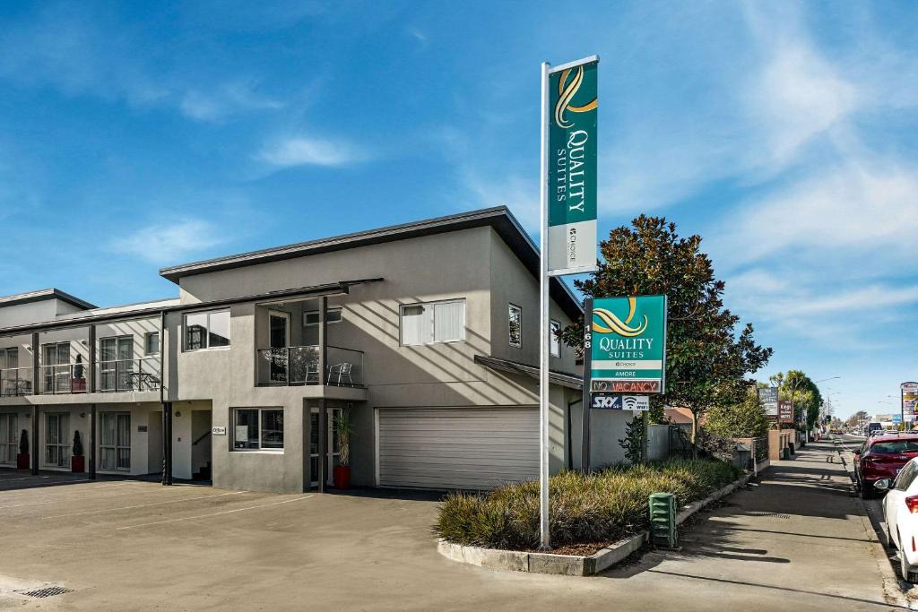 Riccarton Hotel | Quality Suites Amore