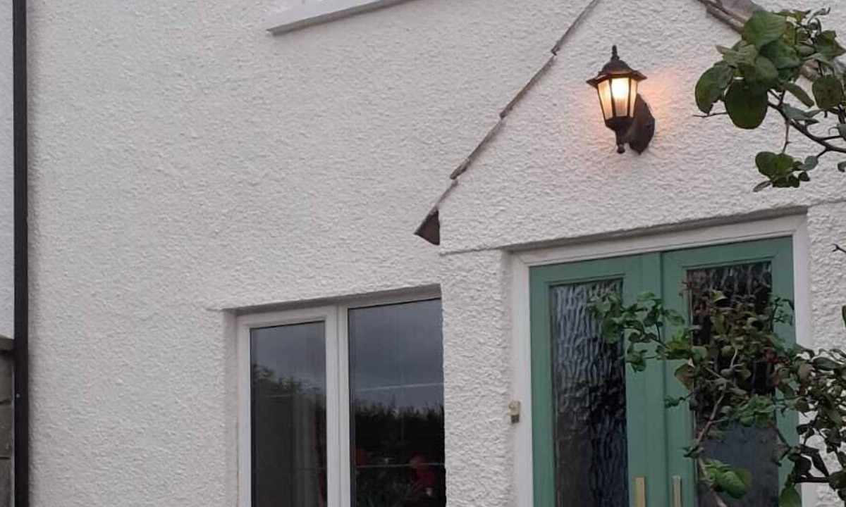 Stogursey Cottage | Quantock Cottage, Stogursey- 400 year old spacious and quirky cottage