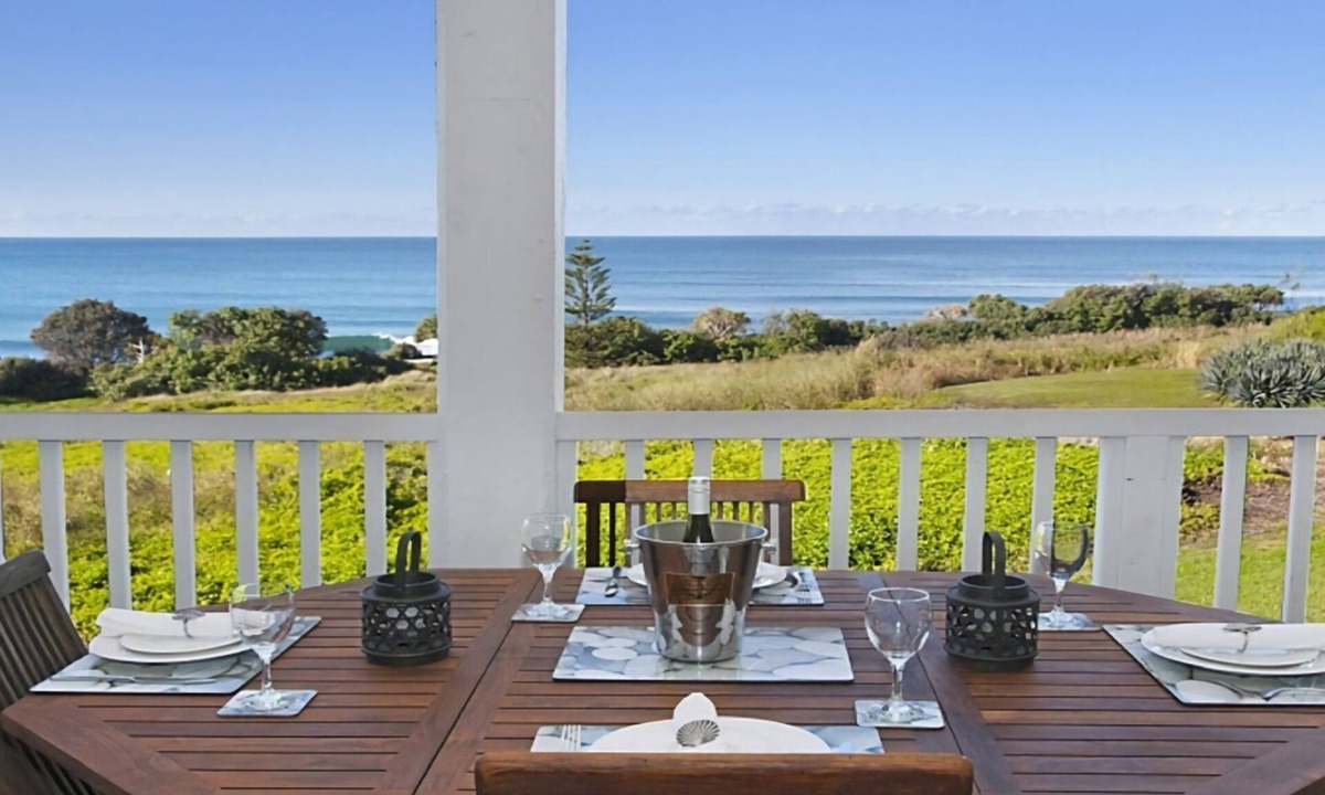 Lennox Head Apartment | Quarterdeck 23 - Stunning Ocean Views