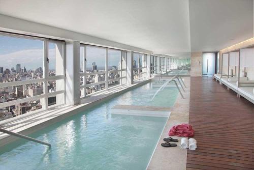 San Telmo Apartment | Quartier San Telmo Luxury Pool Gym & Spa, piscina climatizada