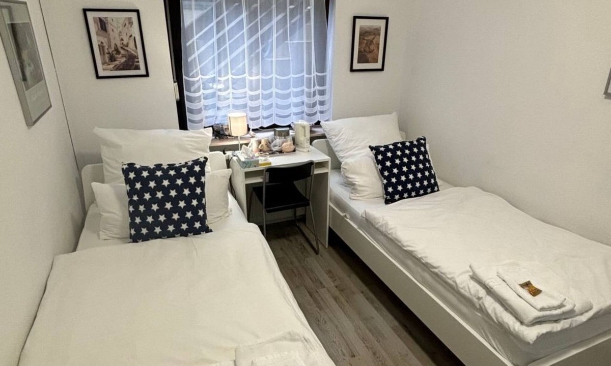 Langenfeld Apartment | Quartier Wenzelnberg kleines Doppelzimmer Raum 1 by Interhome