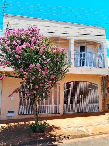 Jau House | Quarto Triplo Privado com Banheiro ao lado