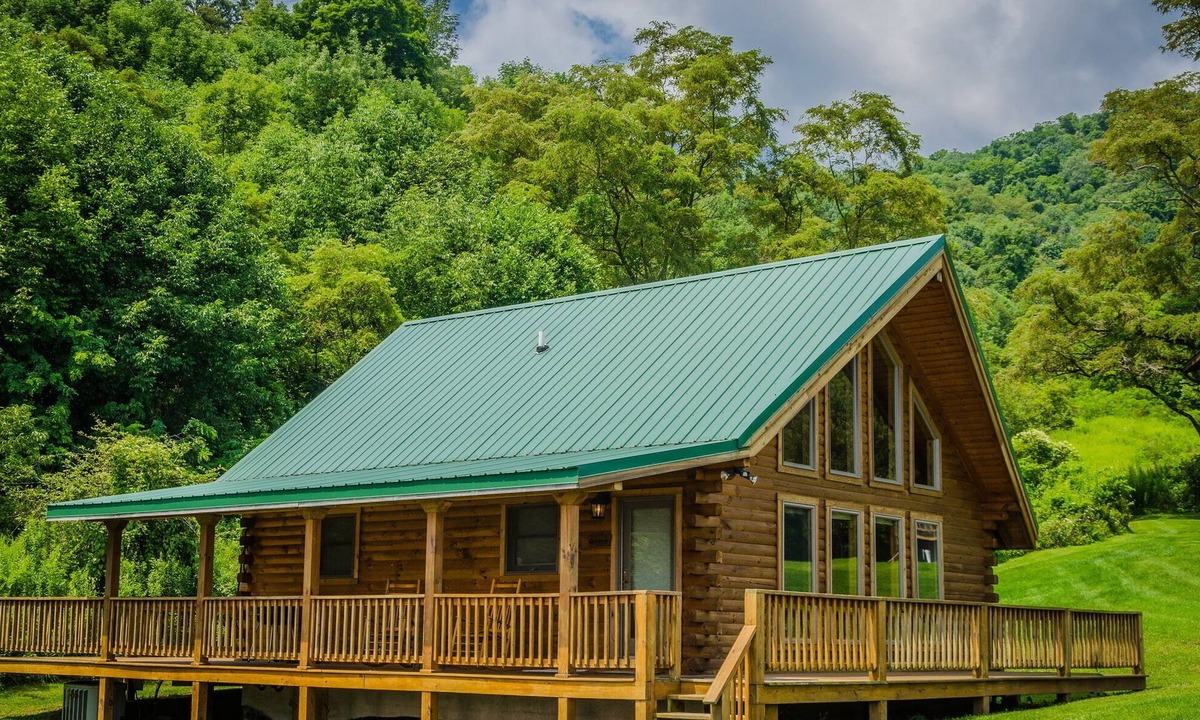 Canaan Valley Cabin | ✧Queen Cabin - wait until you see the BATHROOM!