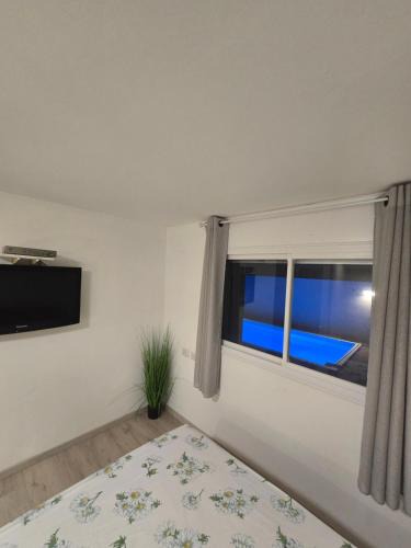 Kiryat Ata Apartment | Queen
