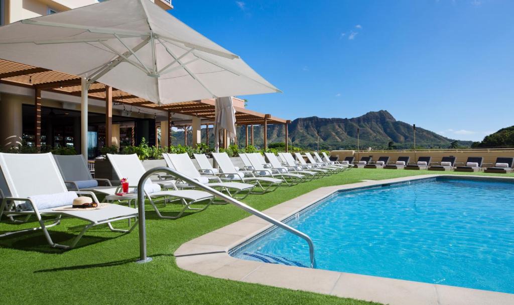 Waikiki Hotel | Queen Kapiolani Hotel
