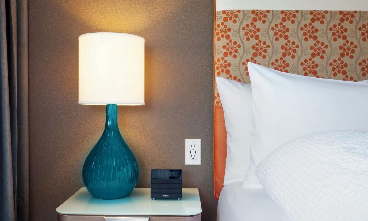 University District Hotel | Queen Pineapple Getaway, Sweet Treats, Near University Village, UW Close