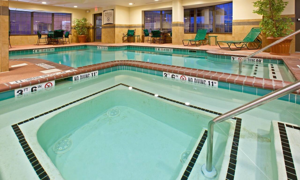 Downtown Indianapolis Apartment | Queen Studio | Downtown Indy | Free Breakfast