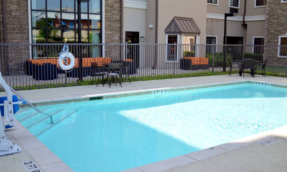 West San Antonio Apartment | Queen Studio Suite w/Free Daily Breakfast