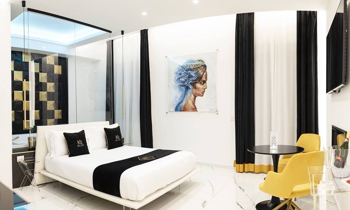 Crotone Bed & Breakfast | Queen Suite with Jacuzzi - B&B Kreart Suites & Rooms