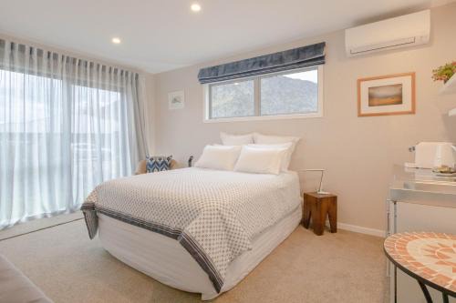 Arthur's Point Apartment | Queenstown Modern Studio at Arthurs Point