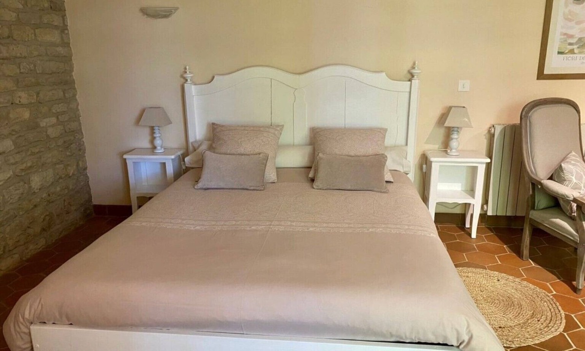 Gramat Bed & Breakfast | Quercy Room – Romantic & Authentic Retreat