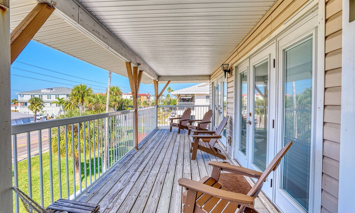 Indian Rocks Beach Villa | 🌊Quick Walk to Beach🌴Great Location🌞Indian Beach Villas 3A