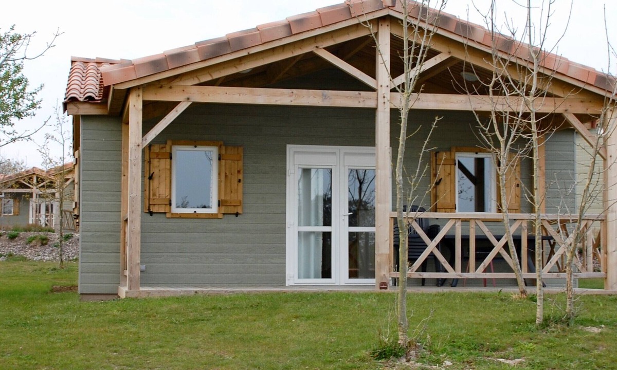 La Chapelle-Hermier Ski Chalet | Quiet 2-bedroom chalet with pool near Lake Jaunay