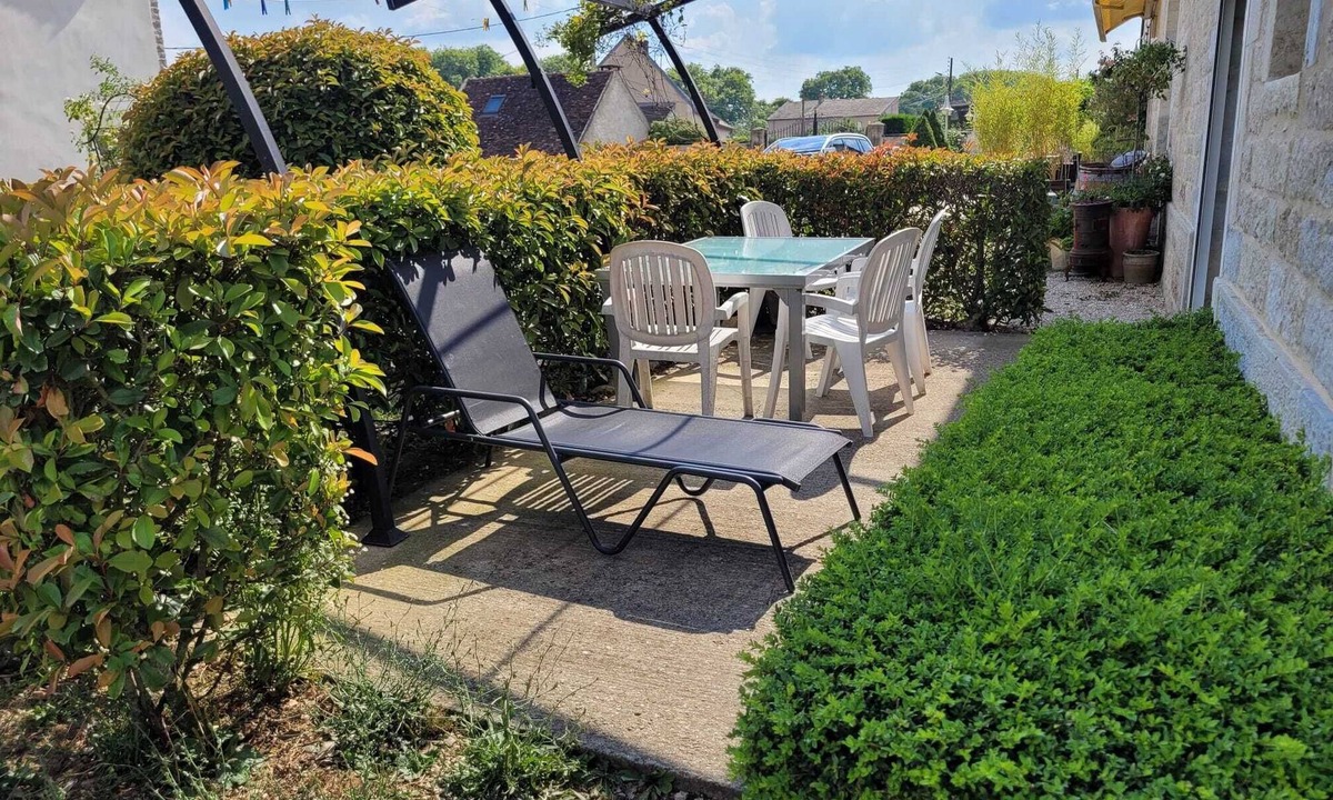 Dole House | Quiet 2-star gîte, less than 2km from Dole town center