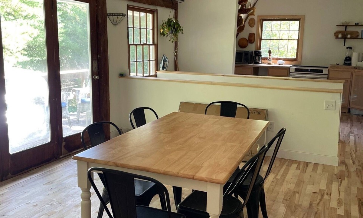 West Stockbridge House | Quiet 2BR/1BA Forest-View Barn Apartment – Newly Renovated, Peaceful Escape
