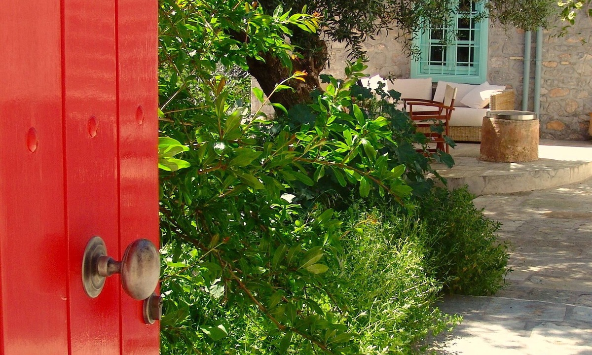 idhra House | Quiet and Cosy Stone House in Hydra