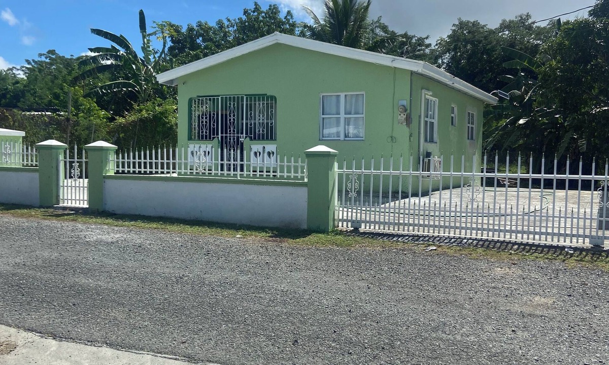 Frederiksted Southeast House | Quiet and cozy 2-bedroom house