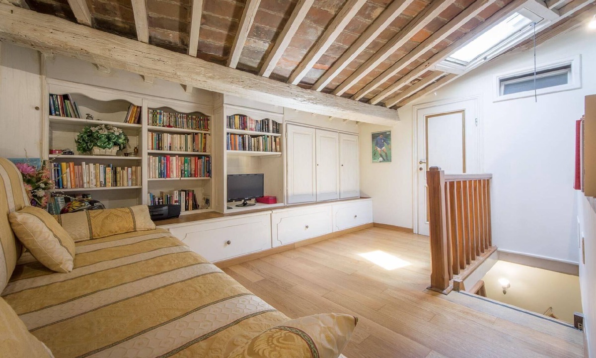 Sant' Ambrogio Apartment | Quiet Apartment in Santa Croce with Terrace, Close to Florence Cathedral and Spectacular View