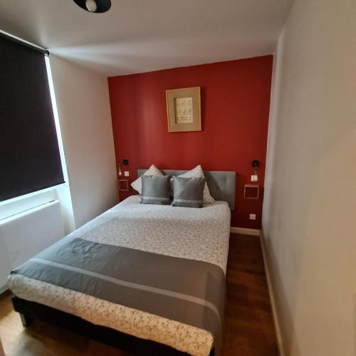 Faubourg Saint-Germain Apartment | Quiet apartment, lively area,next to Eiffel Tower.