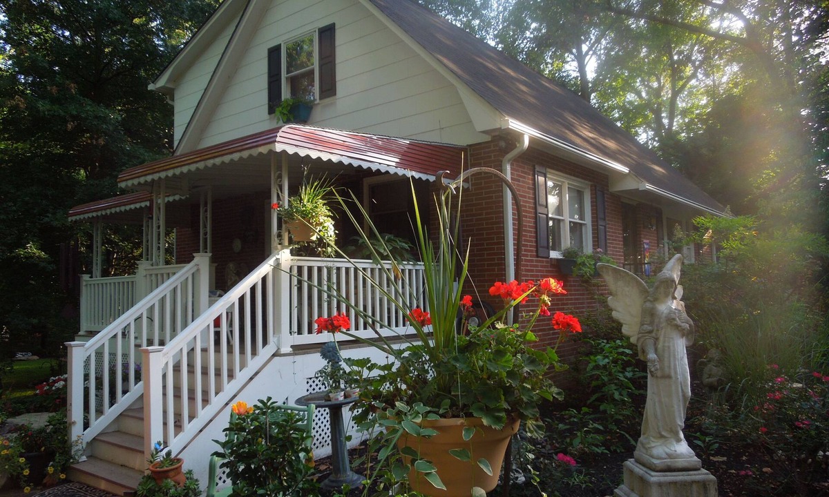 Middle River House | Quiet Bird River Bungalow and Nature Retreat Pet Friendly