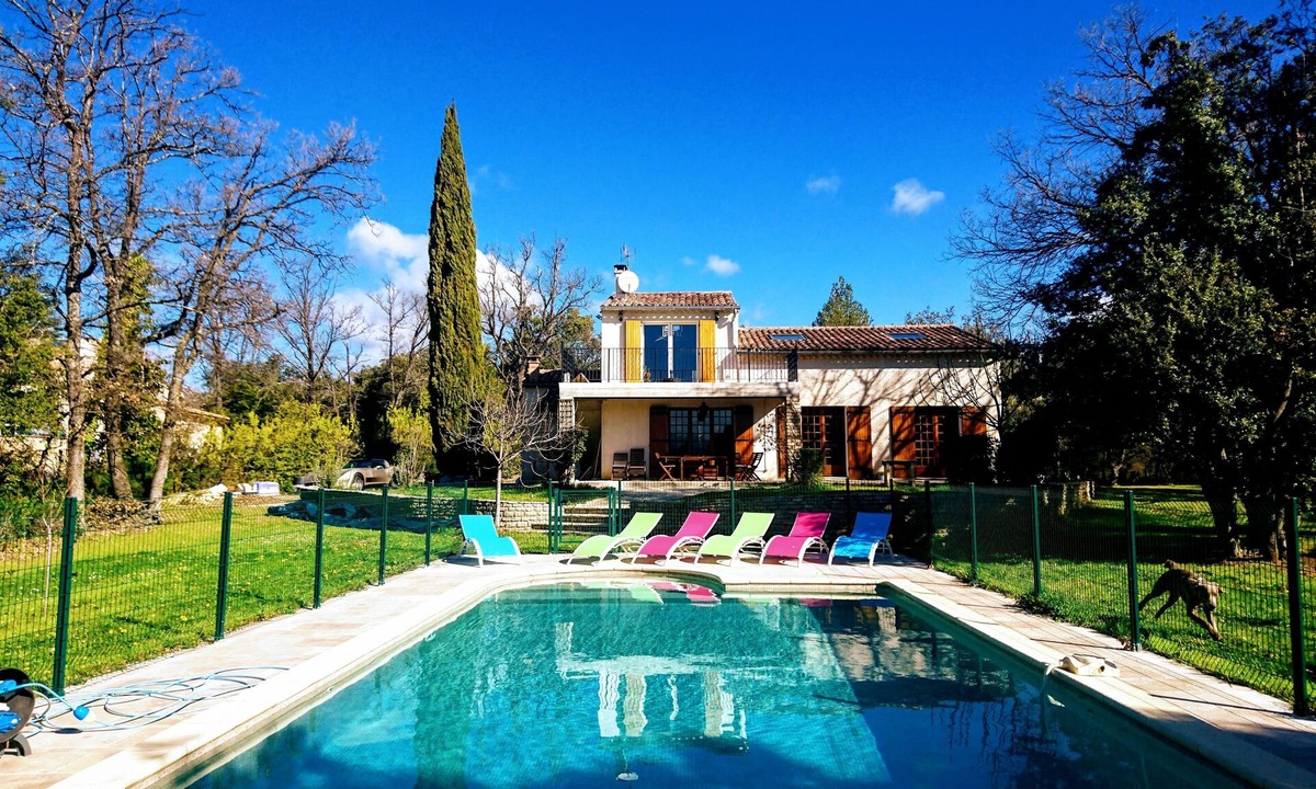 Saint-Saturnin-les-Apt Apartment | Quiet - Charming - Atypical - View Luberon - Parc Naturel du Luberon - GR97