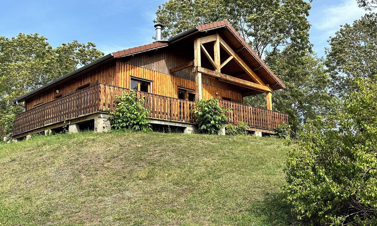 Aromas Ski Chalet | Quiet chalet with panoramic views, completely renovated in 2025