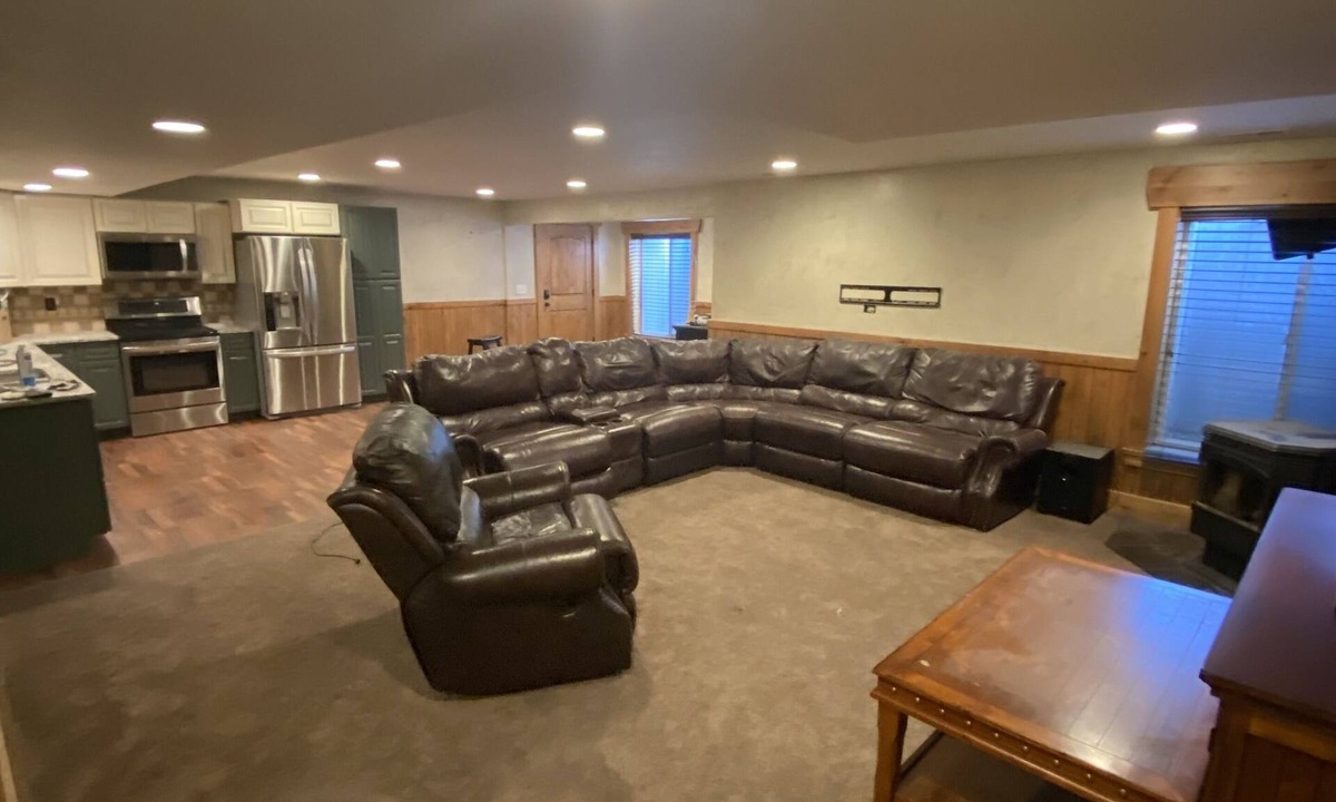 Spanish Fork House | Quiet Country Home ! Close to Skiing resorts, shopping and more