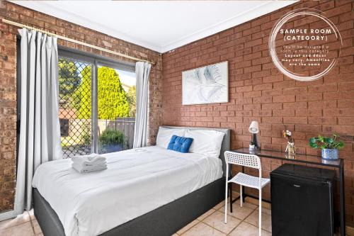 Liverpool House | Quiet Crescent Stay in Liverpool - Comfortable Double Room - Shared Bathroom