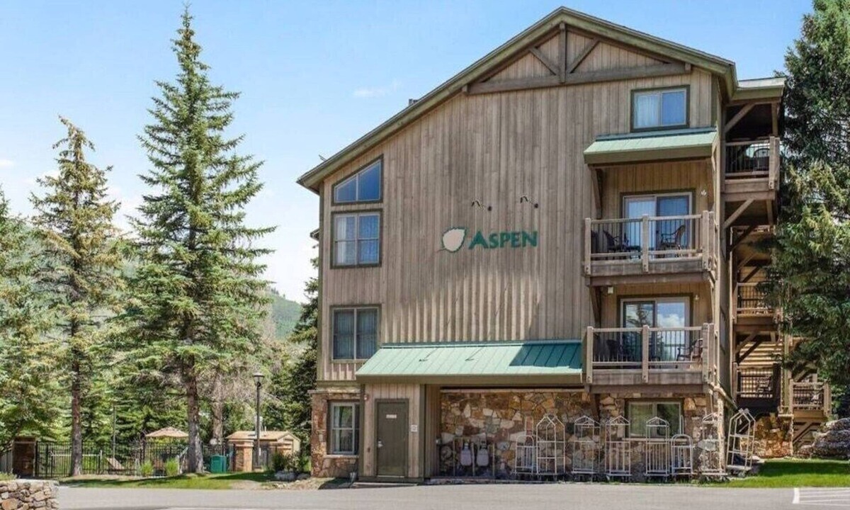 Highland Meadows Apartment | Quiet, fully equipped 1 bd 2 bath apartment retreat to Vail on Gore Creek