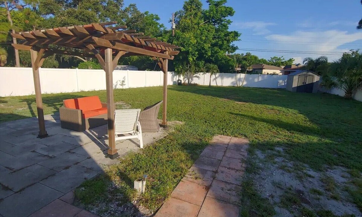 Lakewood Estates House | Quiet Getaway in Picturesque Lakewood Estates Area