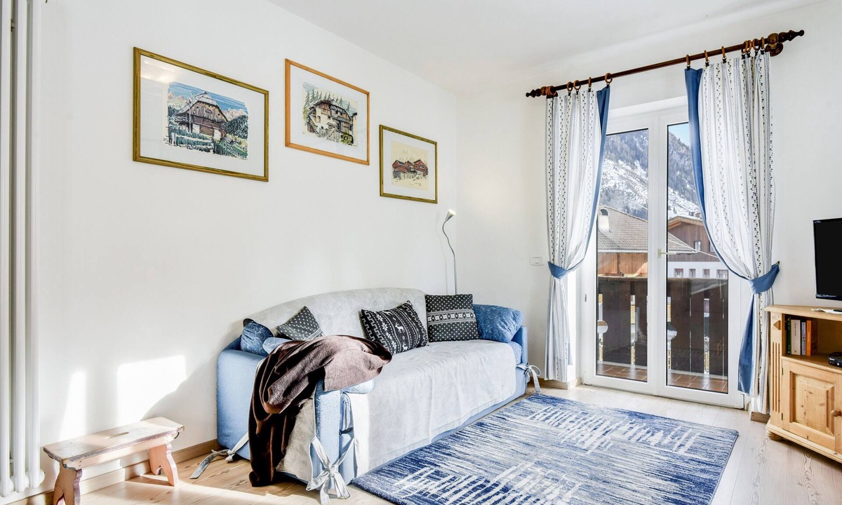 Moena Apartment | Quiet Holiday Apartment "Ciasa Christina" with Wi-Fi, Balcony and Mountain View